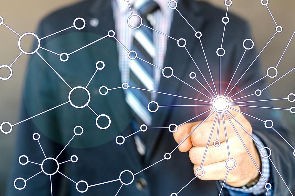 Diagram illustrating notification flow from app to user device
